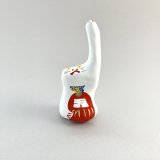 ［張子］ 松崎大祐／だるま抱きまねき猫（白・手が短め）