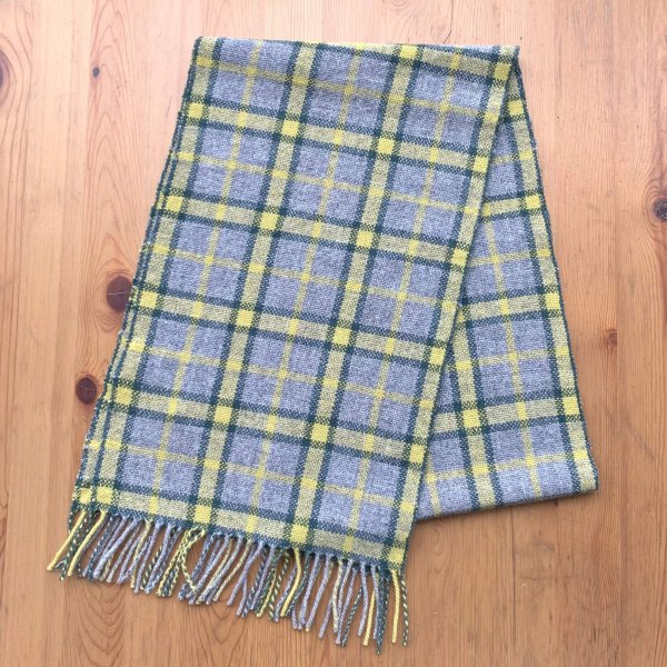 画像1: 手織りマフラー／チェック柄（黄色×グレー）