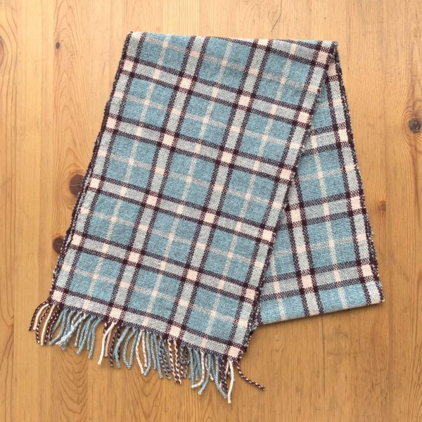 画像1: 手織りマフラー／チェック柄（水色×エンジ）