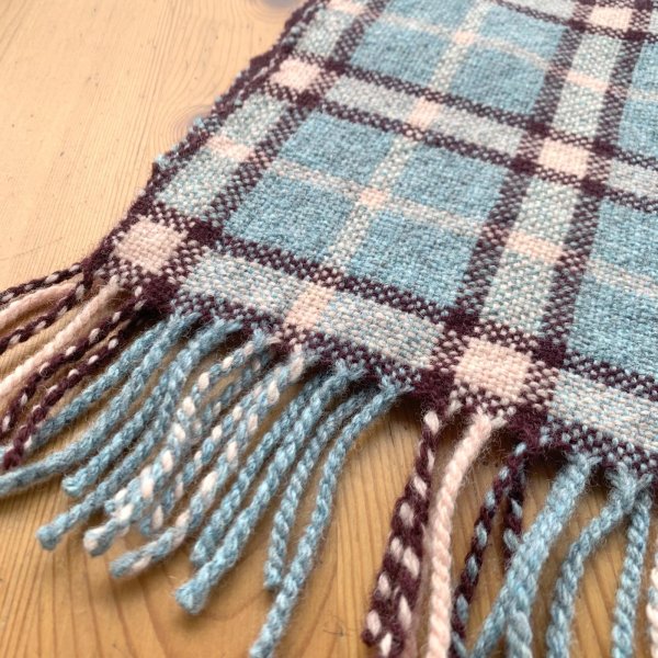 画像2: 手織りマフラー／チェック柄（水色×エンジ）