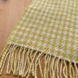 画像2: 手織りマフラー／千鳥格子（黄色 × 白） (2)