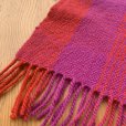 画像2: 手織りマフラー／チェック柄（赤×紫） (2)